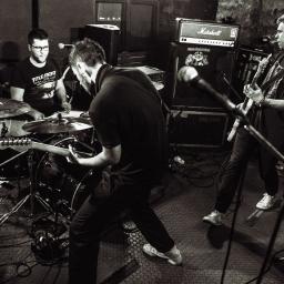 Die Band Frachter während eines Konzertes
